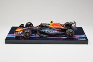 Oracle Red Bull Racing RB19 #33 M. Verstappen Miami GP 2023 Case Edition Minichamps 1:18 113233501 Hars