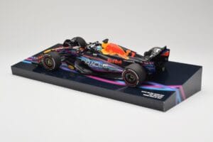 Oracle Red Bull Racing RB19 #33 M. Verstappen Miami GP 2023 Case Edition Minichamps 1:18 113233501 Hars — afbeelding 5 van 7