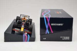 Oracle Red Bull Racing RB19 #33 M. Verstappen Miami GP 2023 Case Edition Minichamps 1:18 113233501 Hars — afbeelding 6 van 7