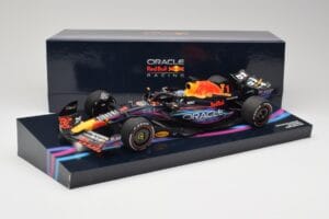 Oracle Red Bull Racing RB19 #33 M. Verstappen Miami GP 2023 Case Edition Minichamps 1:18 113233501 Hars — afbeelding 7 van 7
