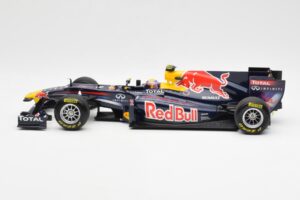 Red Bull Racing RB7 #2 M. Webber Showcar F1 2011 Minichamps 1:18 110110072 Metaal — afbeelding 3 van 6