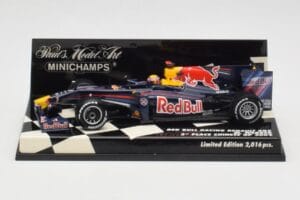 Red Bull Racing Renault RB5 #14 M. Webber Race Car 2009 Minichamps 1:43 400090114 Metaal