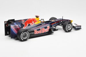 Red Bull Racing Renault RB5 #5 S. Vettel Showcar 2010 Minichamps 1:18 153100175 Metaal — afbeelding 2 van 6