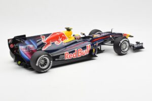 Red Bull Racing Renault RB6 #6 M. Webber F1 2010 Minichamps 1:18 110100006 Metaal — afbeelding 2 van 6