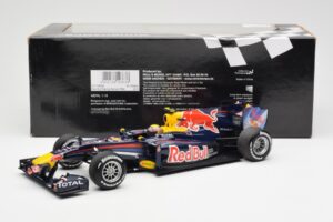 Red Bull Racing Renault RB6 #6 M. Webber F1 2010 Minichamps 1:18 110100006 Metaal — afbeelding 6 van 6