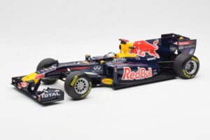 Red Bull Racing Renault RB6 #5 S. Vettel F1 World Champion 2010 Minichamps 1:18 110100005 Metaal