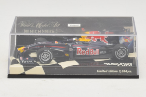 Red Bull Racing RB6 S. Vettel F1 Showcar 2010 Minichamps 1:43 400100075 Metaal — afbeelding 5 van 5