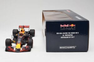 Red Bull Racing RB13 Tag Heuer #33 M. Verstappen Australian GP 2017 Minichamps 1:18 110170033 Hars — afbeelding 6 van 7
