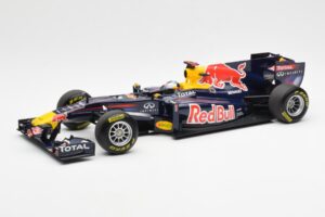Red Bull Racing Renault RB7 #1 S. Vettel F1 World Champion Showcar 2011 Minichamps 1:18 113110271 Metaal