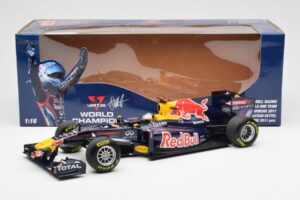 Red Bull Racing Renault RB7 #1 S. Vettel F1 World Champion Showcar 2011 Minichamps 1:18 113110271 Metaal — afbeelding 6 van 6