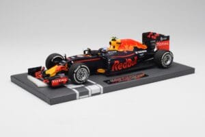 Red Bull RB12 #33 M. Verstappen Spain GP Winner 2016 Minichamps 1:18 117160333 Metaal — afbeelding 2 van 7