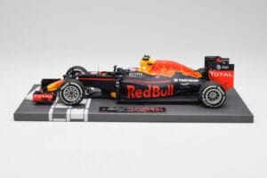 Red Bull RB12 #33 M. Verstappen Spain GP Winner 2016 Minichamps 1:18 117160333 Metaal