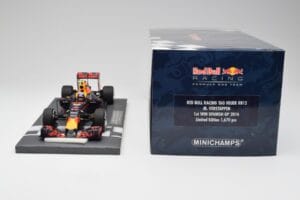Red Bull RB12 #33 M. Verstappen Spain GP Winner 2016 Minichamps 1:18 117160333 Metaal — afbeelding 7 van 7