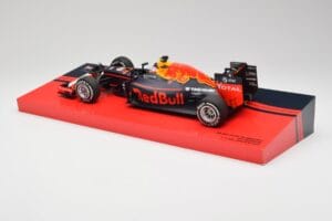 Red Bull RB12 #33 M. Verstappen Spain GP Winner 2016 Minichamps 1:18 147160533 Metaal — afbeelding 5 van 6