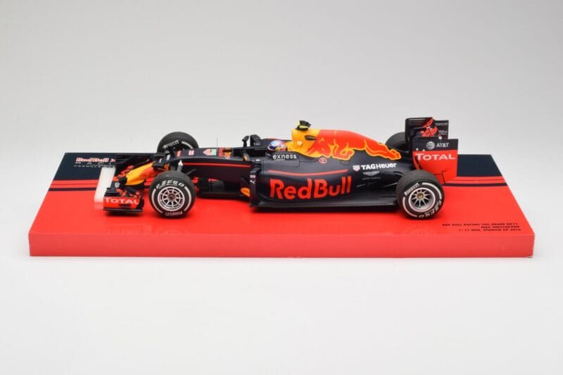 Red Bull RB12 #33 M. Verstappen Spain GP Winner 2016 Minichamps 1:18 147160533 Metaal