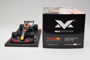 Red Bull RB16B #33 M. Verstappen Dutch GP Winner 2021 Minichamps 1:18 113212533 Metaal — afbeelding 7 van 7