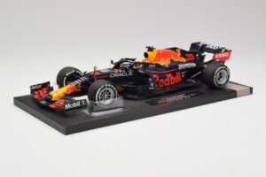 Red Bull RB16B #33 M. Verstappen Styrian & Austrian GP Winner 2021 Minichamps 1:18 113210933 Metaal — afbeelding 2 van 6