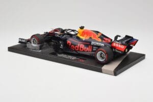 Red Bull RB16B #33 M. Verstappen Abu Dhabi GP 2021 Winner Missing Figurine & Pitboard Minichamps 1:18 113212333 Hars — afbeelding 5 van 7