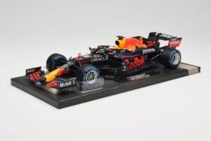 Red Bull RB16B #33 M. Verstappen Belgian GP 2021 Winner Minichamps 1:18 113211333 Hars — afbeelding 2 van 7