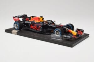 Red Bull RB16B #33 M. Verstappen Belgian GP 2021 Winner Minichamps 1:18 113211333 Hars — afbeelding 4 van 7