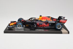 Red Bull RB16B #33 M. Verstappen Belgian GP 2021 Winner Minichamps 1:18 113211333 Hars