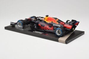 Red Bull RB16B #33 M. Verstappen Belgian GP 2021 Winner Minichamps 1:18 113211333 Hars — afbeelding 5 van 7