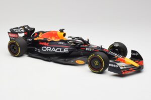 Red Bull RB18 #1 M. Verstappen France GP Winner 2022 Minichamps 1:18 110221201 Metaal — afbeelding 4 van 7