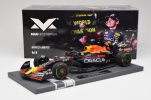 Red Bull RB18 #1 M. Verstappen Japan GP Winner No Figure 2022 Minichamps 1:18 113221801B Metaal — afbeelding 6 van 7