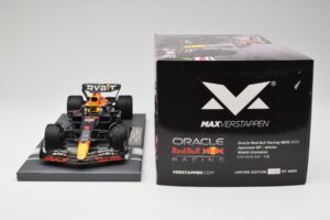 Red Bull RB18 #1 M. Verstappen Japan GP Winner No Figure 2022 Minichamps 1:18 113221801B Metaal — afbeelding 7 van 7