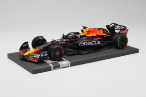 Red Bull Racing RB18 #1 M. Verstappen Japan GP Winner 2022 Minichamps 1:18 113221801FB-R1 Metaal — afbeelding 2 van 8