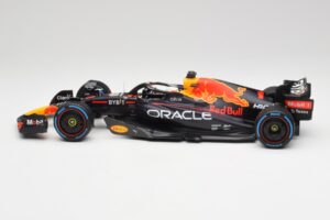 Red Bull RB18 #1 M. Verstappen Monaco GP 3rd Wet 2022 Minichamps 1:18 110220701 Metaal — afbeelding 3 van 7