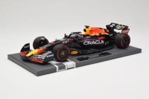 Red Bull RB18 Oracle #1 M. Verstappen Dutch GP 2022 Winner Minichamps 1:18 113221501 Hars — afbeelding 2 van 7
