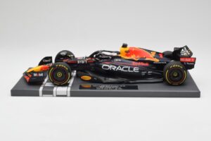 Red Bull RB18 Oracle #1 M. Verstappen US GP 2022 Winner Minichamps 1:18 113221901 Hars