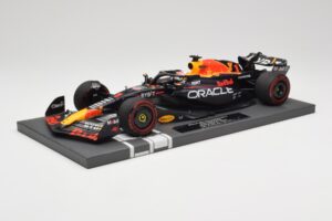 Red Bull RB19 Oracle #1 M. Verstappen Australian GP 2023 Winner Minichamps 1:18 113230301 Hars — afbeelding 2 van 7