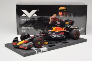 Red Bull RB19 Oracle #1 M. Verstappen Australian GP 2023 Winner Minichamps 1:18 113230301 Hars — afbeelding 7 van 7