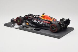Red Bull RB19 Oracle #1 M. Verstappen British GP 2023 Winner Minichamps 1:18 113231101 Hars — afbeelding 5 van 7
