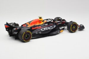 Red Bull RB19 #11 S. Perez Italian GP 2nd 2023 Minichamps 1:18 110231511 Metaal — afbeelding 5 van 6