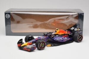 Red Bull RB19 #11 S. Perez Las Vegas GP 3rd 2023 Minichamps 1:18 110232211 Metaal — afbeelding 6 van 6