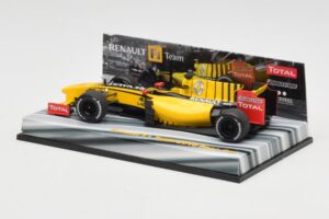 Renault R30 #11 R. Kubica Race Car 2010 Minichamps 1:43 403100081 Metaal — afbeelding 3 van 6