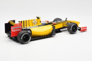 Renault F1 Team R30 #11 V. Petrov Showcar F1 2010 Minichamps 1:18 150100082 Metaal — afbeelding 2 van 6