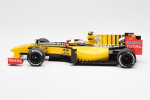 Renault F1 Team R30 #11 V. Petrov Showcar F1 2010 Minichamps 1:18 150100082 Metaal — afbeelding 3 van 6