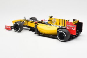 Renault F1 Team R30 #11 V. Petrov Showcar F1 2010 Minichamps 1:18 150100082 Metaal — afbeelding 5 van 6