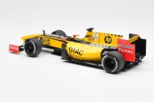Renault R30 R. Kubica / V. Petrov F1 Showcar 2010 Minichamps 1:18 7711428831 Metaal — afbeelding 5 van 6