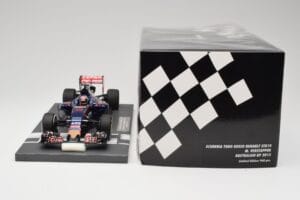 Scuderia Toro Rosso STR10 Renault #33 M. Verstappen Australian GP 2015 Minichamps 1:18 117150033 Hars — afbeelding 6 van 7