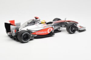 McLaren MP4-24 #1 L. Hamilton 2009 Dealer Edition Minichamps 1:18 503091801 Metaal — afbeelding 2 van 6