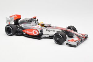 McLaren MP4-24 #1 L. Hamilton 2009 Dealer Edition Minichamps 1:18 503091801 Metaal — afbeelding 4 van 6