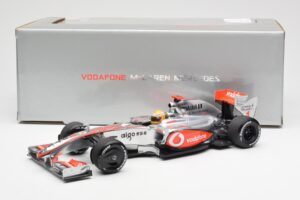 McLaren MP4-24 #1 L. Hamilton 2009 Dealer Edition Minichamps 1:18 503091801 Metaal — afbeelding 6 van 6