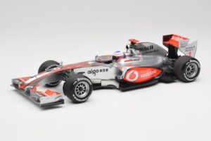 McLaren MP4-25 Vodafone #1 J. Button F1 2010 Minichamps 1:18 530101871-R1 Metaal