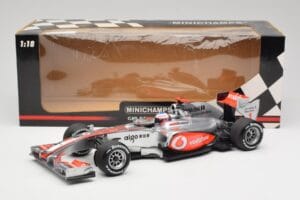McLaren MP4-25 Vodafone #1 J. Button F1 2010 Minichamps 1:18 530101871-R1 Metaal — afbeelding 7 van 7