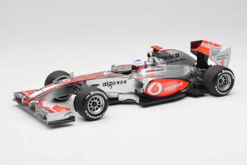 McLaren MP4-25 Vodafone #1 J. Button F1 2010 Minichamps 1:18 530101871-R1 Metaal